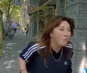 开着保时捷,住上海市中心,范湉湉还自称是穷人