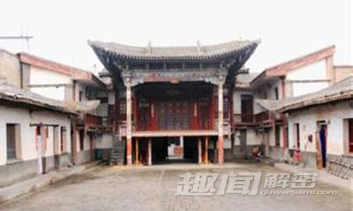 新疆哈巴河惊现 千年前佩饰品的殉马