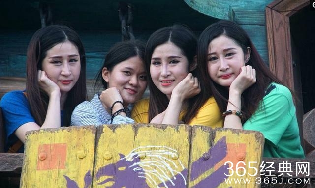 侯耀华三胞胎外甥女整容成瘾“整容后”,现身上海捞金