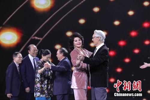 梦想不老 浙江340岁“老男孩”组合逐梦音乐