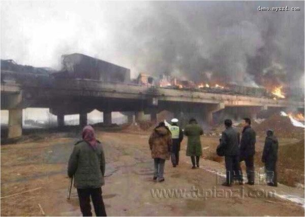 辽宁运鞭炮车起火致多车相撞 伤亡人数不详