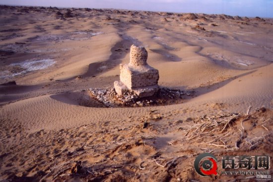 新疆沙漠现千年古城 尸骨满城珍宝无数
