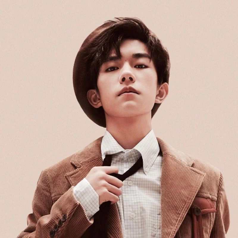 易烊千玺高考成绩公布，高出湖南艺考分数线132分，大佬厉害了