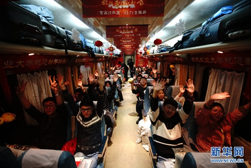 黑龙江卫视《春运·回家的路》公益活动温暖学子心