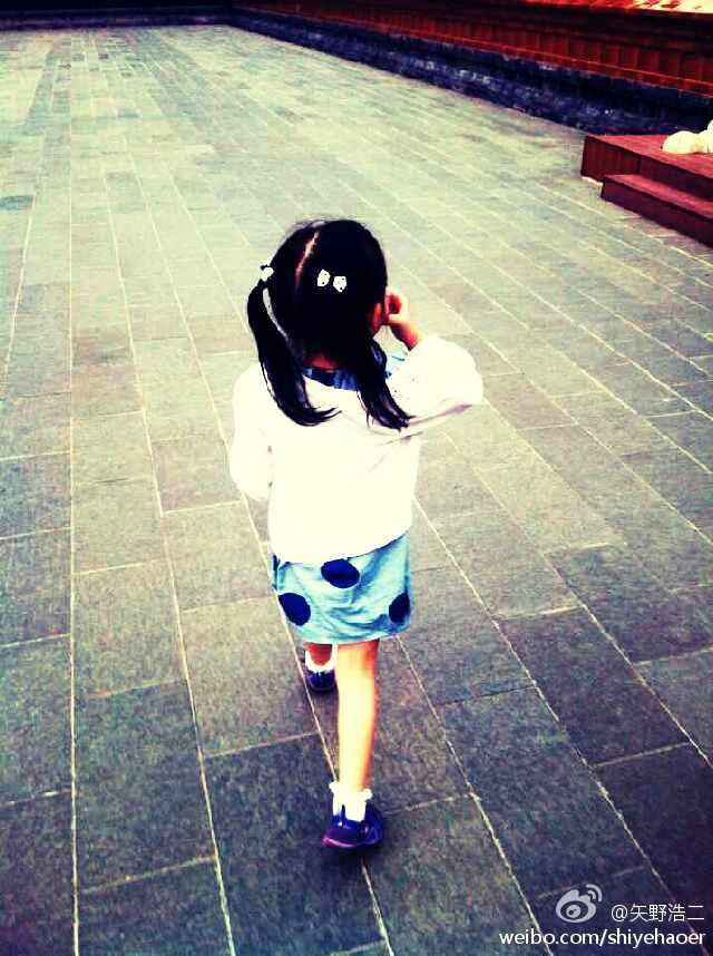 矢野浩二罕有晒8岁女儿照片，其重庆籍太太却从未曝光过