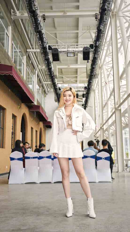 美兰迪特邀出席上海时尚艺术周,气质高雅靓丽全场瞩目焦点