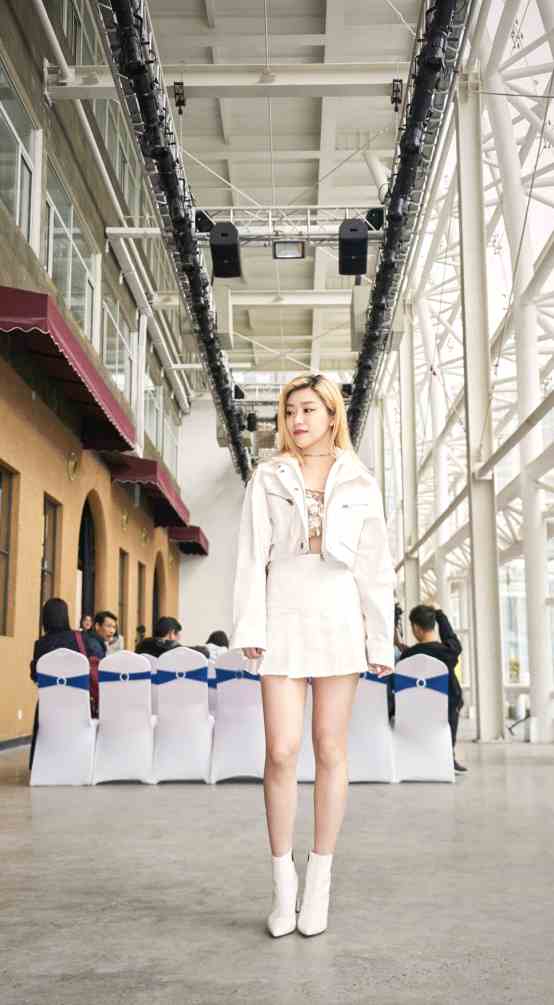 美兰迪特邀出席上海时尚艺术周,气质高雅靓丽全场瞩目焦点