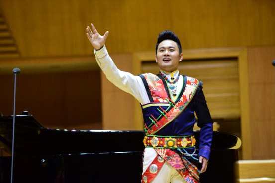 “金钟四星”歌唱新时代 郁钧剑助力北京“四季哥声”