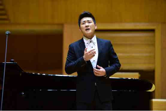 “金钟四星”歌唱新时代 郁钧剑助力北京“四季哥声”