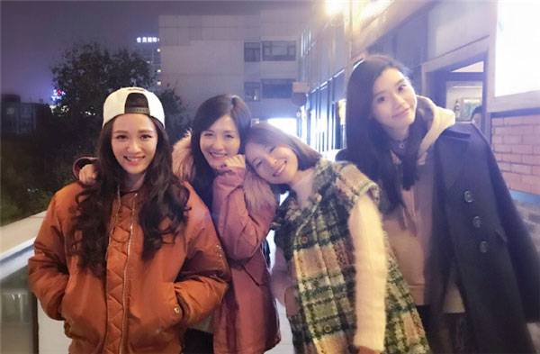 2017卫视春晚齐打亲情牌 湖南卫视小年夜打头阵