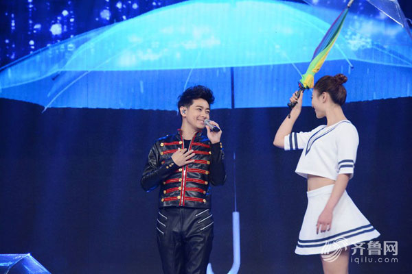 2017卫视春晚齐打亲情牌 湖南卫视小年夜打头阵