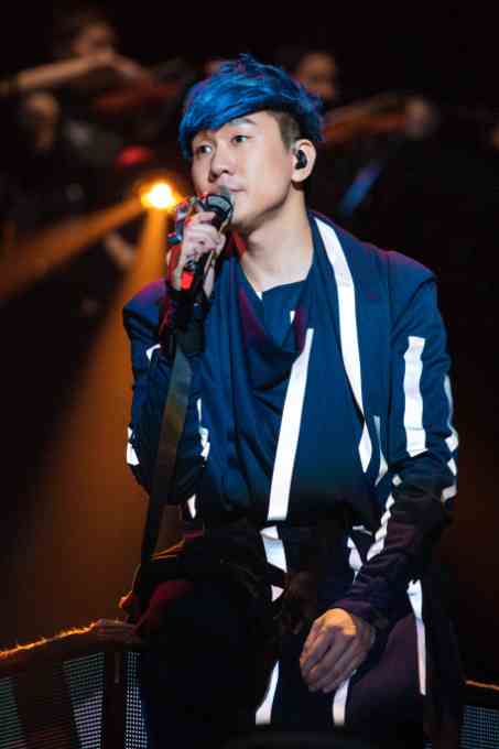 众星齐聚现场 林俊杰北京演唱会与观众共度520