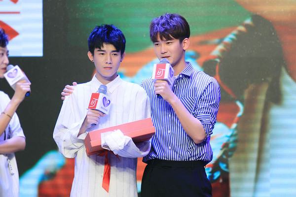 朱戬北京庆生 新歌献唱惊喜连连