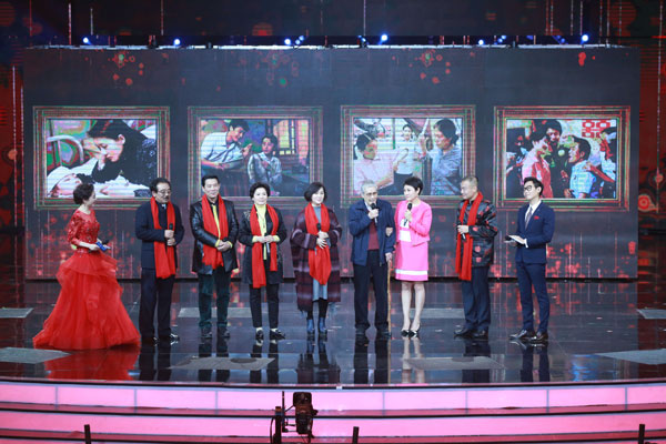 2017卫视春晚齐打亲情牌 湖南卫视小年夜打头阵