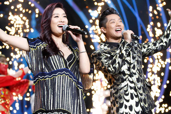 2017卫视春晚齐打亲情牌 湖南卫视小年夜打头阵