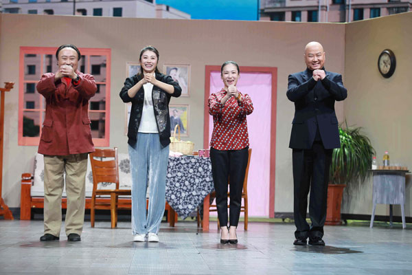 2017卫视春晚齐打亲情牌 湖南卫视小年夜打头阵