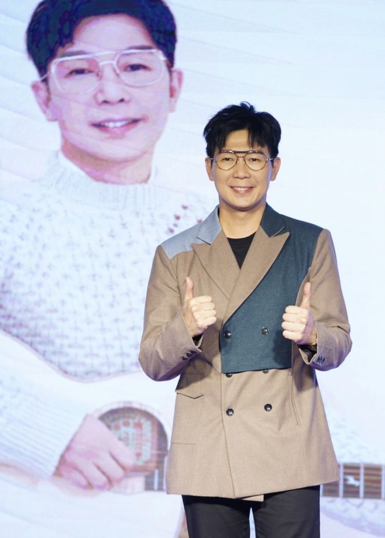 品冠发新专辑唱不同的幸福，五月北京演唱会玩“限定场”