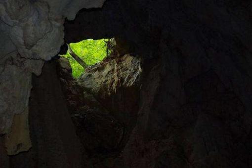 揭秘重庆鬼洞尸骨之谜,真的是曾经白莲教的藏身之处吗-