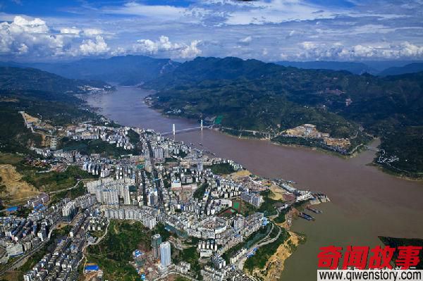 一座被誉为重庆市东大门的县城