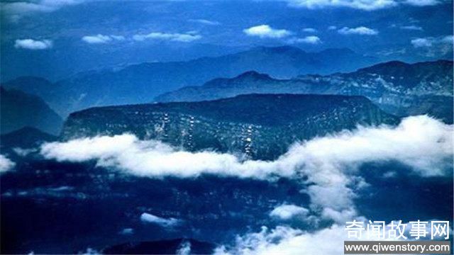 四川洪雅的沼泽地带，四川最神秘的山，被划入旅游禁区被封400年