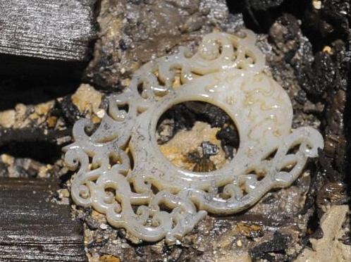 南昌海昏侯墓关键性文物运往北京 包括内棺玉器