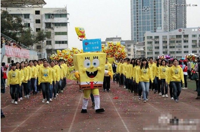 四川中学奇葩运动会 多样装扮齐上阵