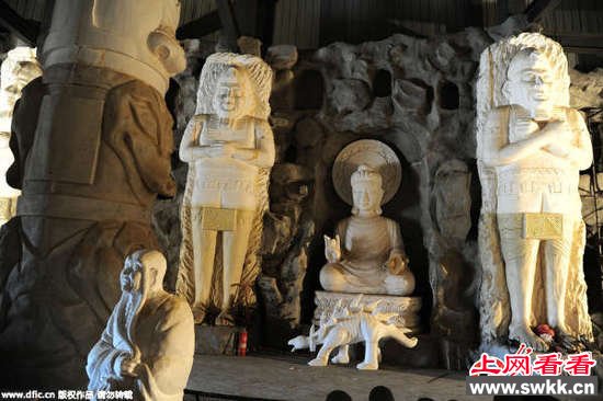 安徽狮身人面像腹中藏多尊佛像动物