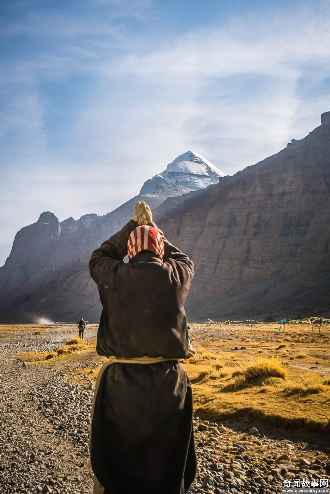 新疆人还需公安局开无犯罪证明？川藏线为什么外国人不能去？