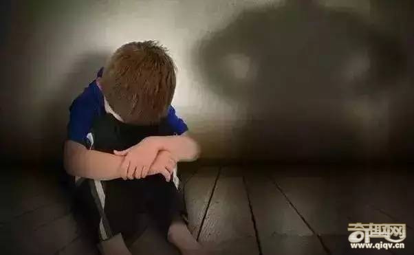 北京一位美女，白天在富人家里做女佣，到了晚上不做事