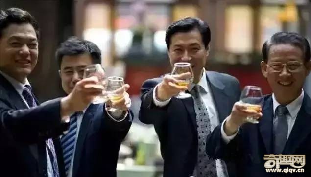 北京一位美女，白天在富人家里做女佣，到了晚上不做事