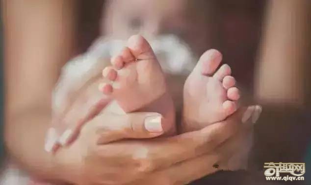 北京一位美女，白天在富人家里做女佣，到了晚上不做事