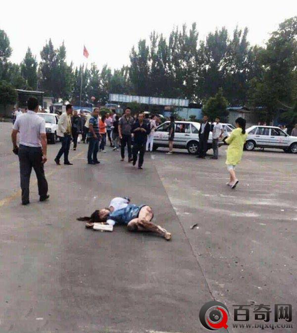 四川某驾校出事故 学员误将油门当刹车撞伤2人