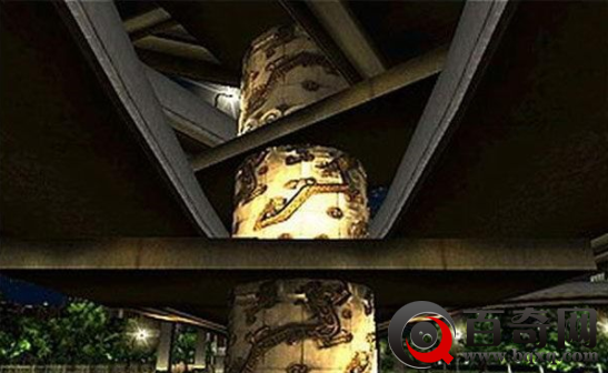 上海延安路高架银底金纹龙柱灵异事件