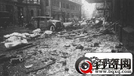 残酷现实，淞沪会战中国空军误炸上海市区千余人伤亡现场