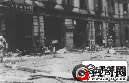 残酷现实，淞沪会战中国空军误炸上海市区千余人伤亡现场