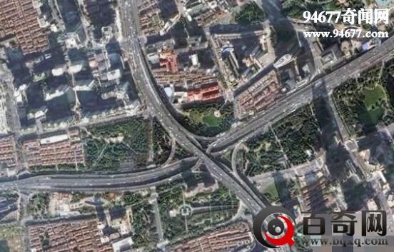 上海龙柱事件是谣言，龙纹雕塑只是装饰(根本没有龙)