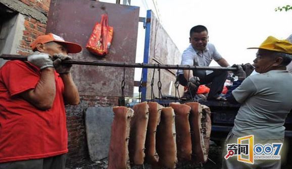 猪说下辈子不再当猪，勒死缝合，悬挂房梁数十年成珍品