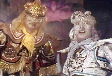 孙悟空能拱动五行山,被这三座大山压着,怎么就动不了 孙悟空能拱动五行山,被这三座大山压着,怎么就动不了