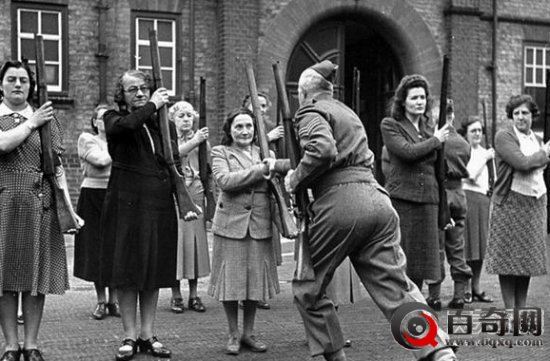 31张照片告诉你：女人如何改变世界