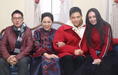 向佐能追到颜值人气比他高的郭碧婷，强势向太两大助攻是成功关键