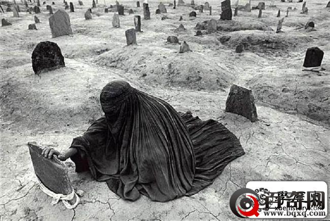 戳中泪点的14张超罕见战地实拍照