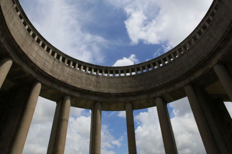 注意，缅甸涛建战争公墓中所葬不是远征军