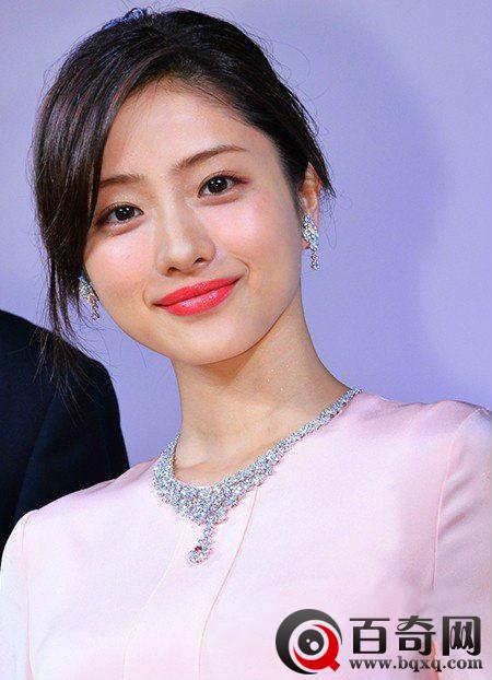 石原里美整容绯闻男友曝光 拍戏遭灵异事件