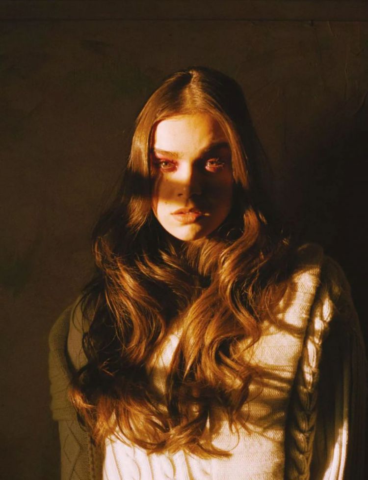 海莉·斯坦菲尔德：被“大黄蜂”宠爱的酷女孩