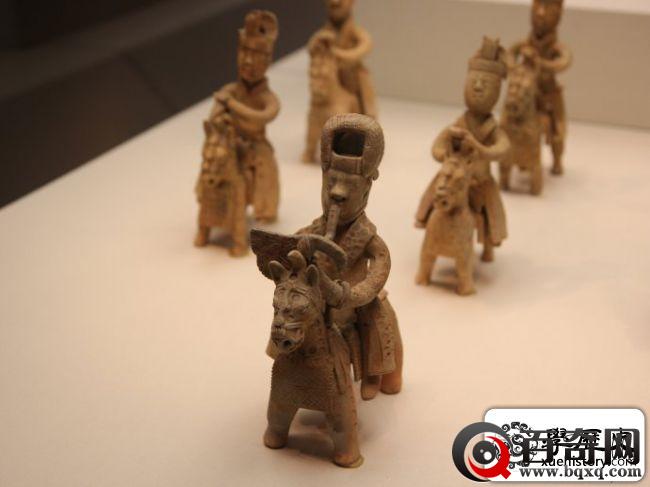 又见穿越证据！两千年前的古人也沉迷于玩手机！