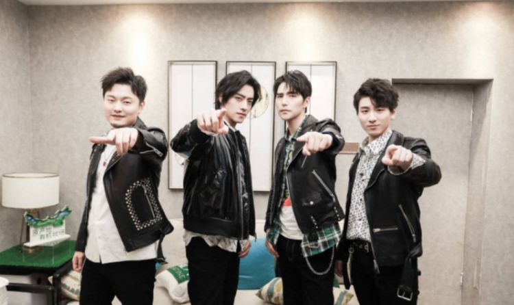 声入人心男团杀入“流量界”，次元壁快绝种了？