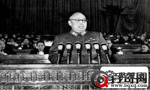 十大元帅当中，毛主席与谁的关系最亲密？其实并不是林彪