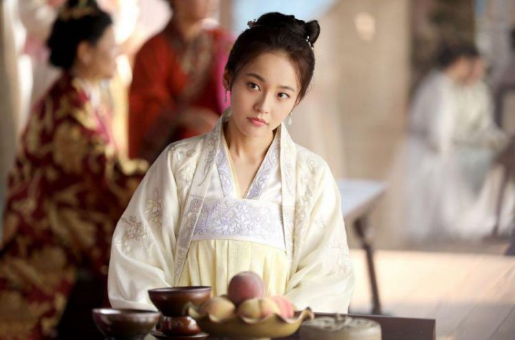 陈乔恩被质疑出演大龄“少女”，娱乐圈大龄女演员到底该怎么办？