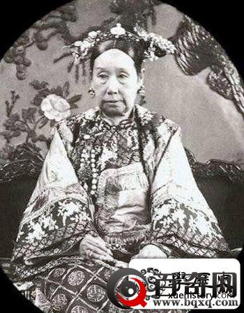 龙床上崛起的三位“女皇”：小脚女人如何参与男性游戏？（图）