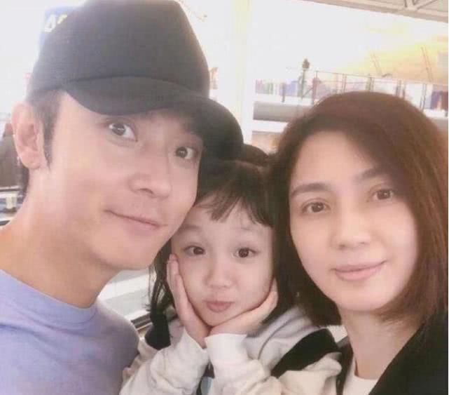 张丹峰如此袒护毕滢不知收敛，洪欣要小心人财两失